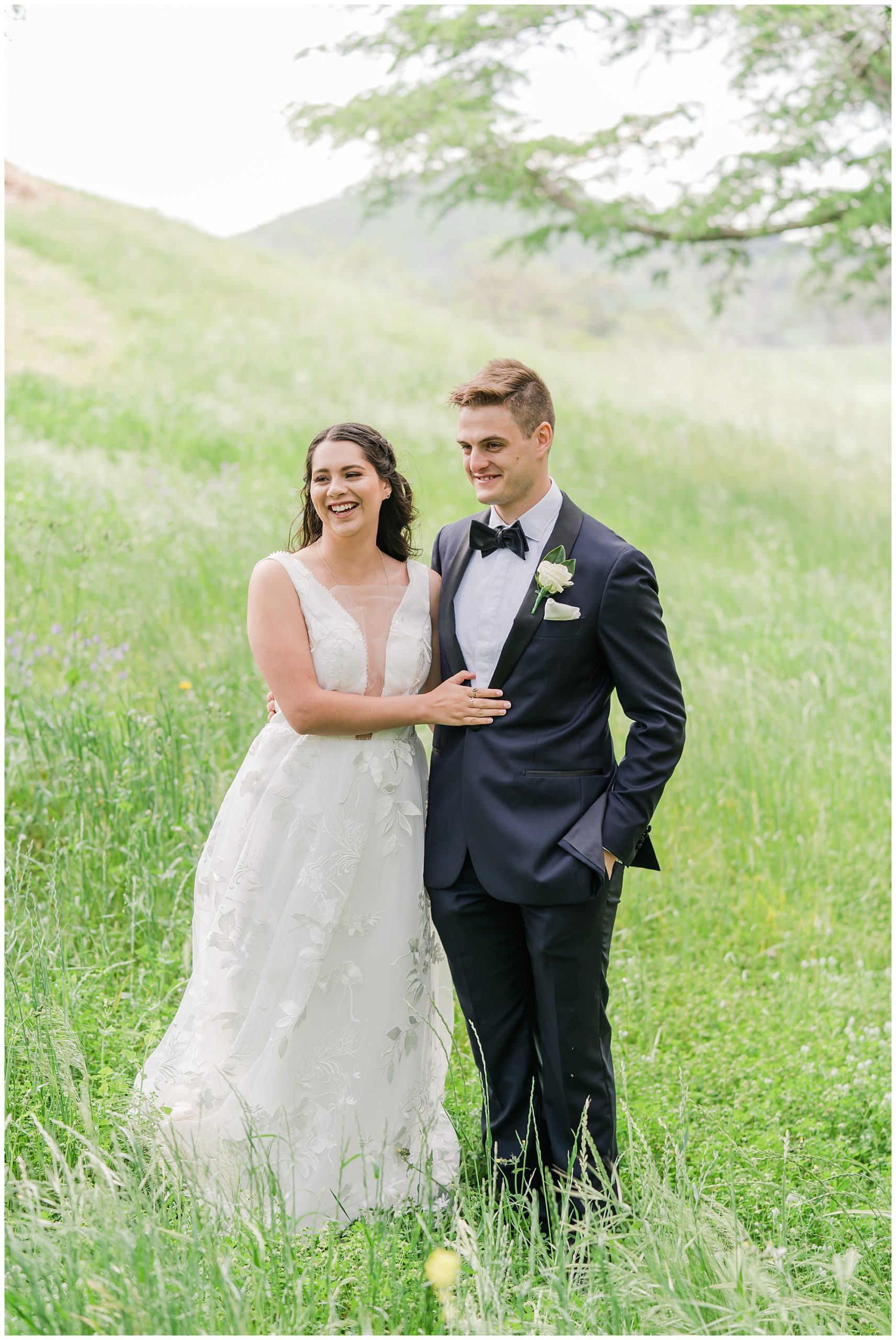 Best Canberra Wedding photographer captures couple at the Arboretum in Canberra 